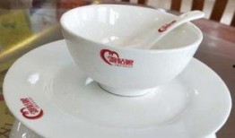 油茶大爷吃瓜,一场别开生面的乡村生活