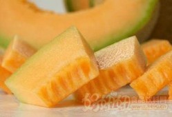 吃哈密瓜拌饭视频,夏日清新美食新体验