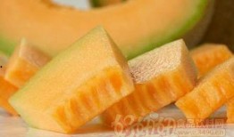 吃哈密瓜拌饭视频,夏日清新美食新体验