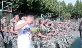 学姐军训吃瓜,揭秘军营里的那些趣事