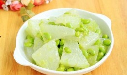 洗澡时候吃瓜,沐浴中的悠闲美食体验