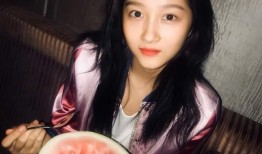 摄影客妹吃瓜,客妹吃瓜摄影瞬间