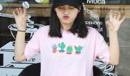 吃瓜绿色衣服女生,一场校园里的欢乐盛宴