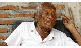 老人吃瓜突然死亡