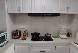 合租室友吃瓜,邻里间的八卦风云