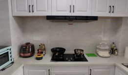 合租室友吃瓜,邻里间的八卦风云