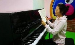 钢琴老师吃瓜视频播放