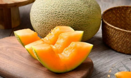 吃哈密瓜后背刺痛,揭秘吃后背刺痛的奇妙现象