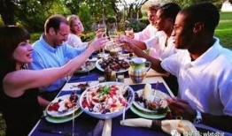 吃瓜人聚餐文案,共享美食时光