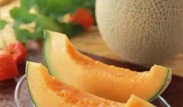 吃大脚哈密瓜,探寻新疆特色美食之旅