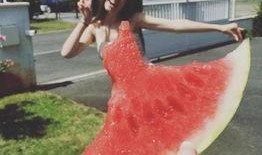 港风吃瓜拍照,潮流瞬间捕捉