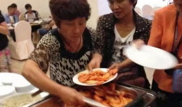 北湖大妈吃瓜事件,一场引发社会热议的网络风波