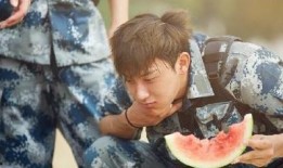 明星吃瓜图片图文,揭秘娱乐圈幕后故事