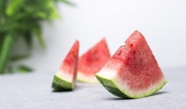 梦见自己吃的好多瓜,瓜果盛宴，揭秘梦境中的美食诱惑