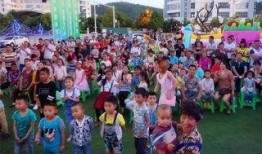 多人围观吃瓜,揭秘网络围观现象背后的社会心理